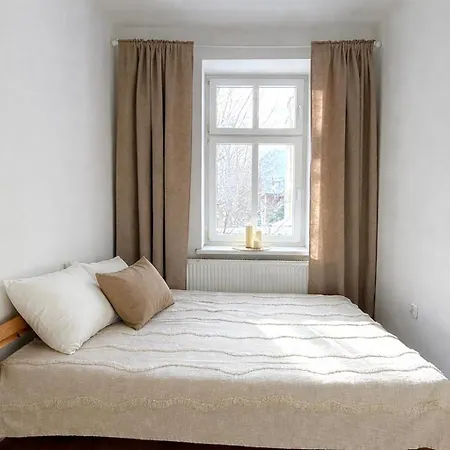 Na Parterze, 10 Minut Do Centrum Habitación en casa particular *